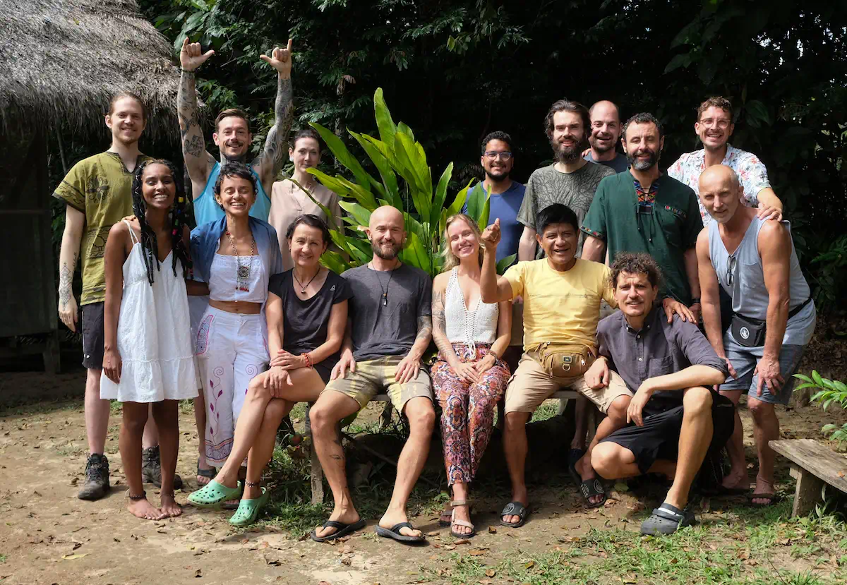 group photo ayahuasca retreat shipibo peru blez nauta