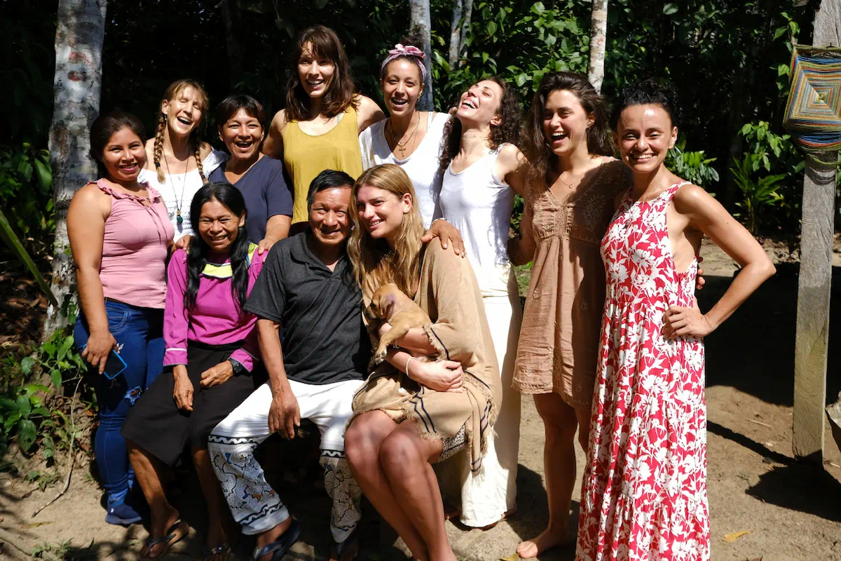 group photo master plant dieta shipibo peru blez nauta